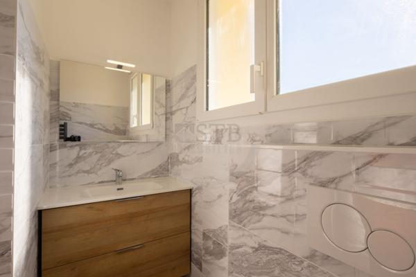 Appartement à louer, 5 pièces - Vals-les-Bains 07600