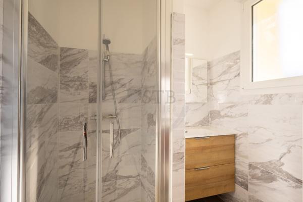 Appartement à louer, 5 pièces - Vals-les-Bains 07600