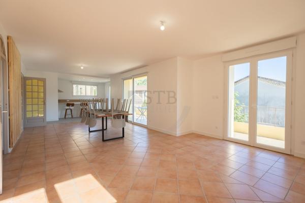 Appartement à louer, 5 pièces - Vals-les-Bains 07600