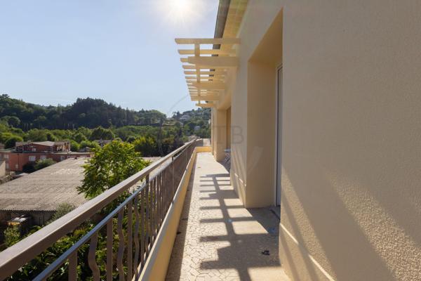 Appartement à louer, 5 pièces - Vals-les-Bains 07600