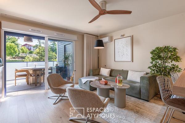 Appartement aux allures de suite hôtelière, entre océan et montagnes