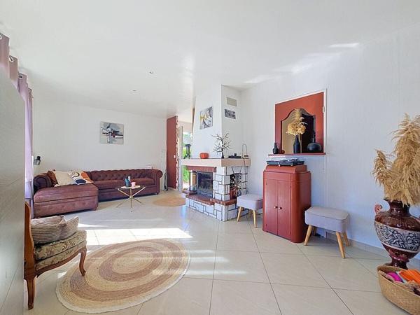 Maison plain-pied 5 pièces à vendre à Chaumontel - 359 500 €