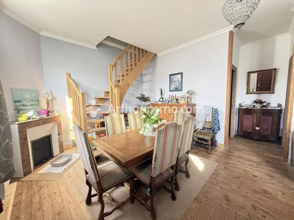Vente                                                      Maison
                        
                     3 pièces                      77 m2                     à Neuvic