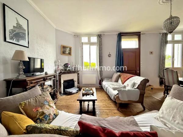 Vente                                                      Maison
                        
                     3 pièces                      77 m2                     à Neuvic