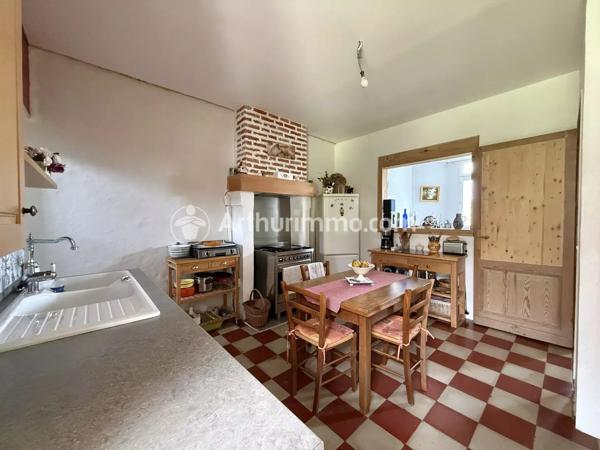 Vente                                                      Maison
                        
                     3 pièces                      77 m2                     à Neuvic
