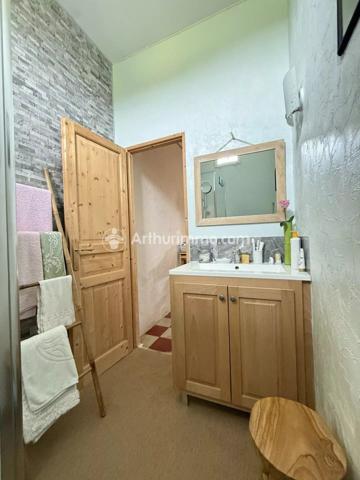 Vente                                                      Maison
                        
                     3 pièces                      77 m2                     à Neuvic