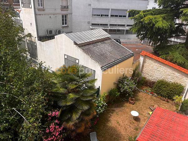 Vente
                Appartement63 m² - 3 Pièces -
                    LE KREMLIN BICETRE (94270)