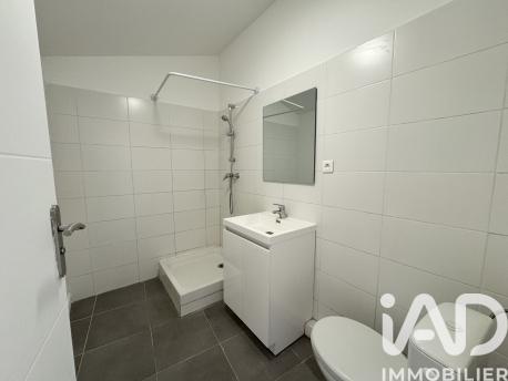 Location appartement 2 pièces 46 m² Nîmes