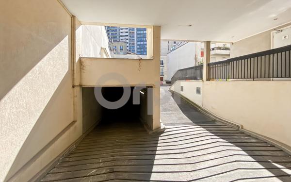 Stationnement à vendre    10 m2 Paris 20