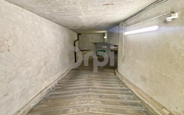 Stationnement à vendre    10 m2 Paris 20