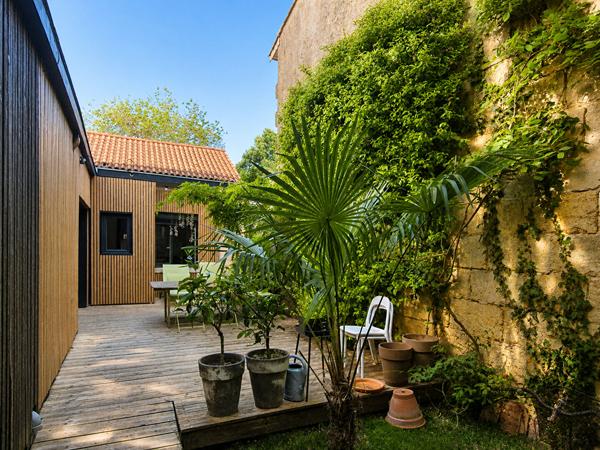 BORDEAUX BARRIERE DE PESSAC - Echoppe de 115m² avec terrasse et garage