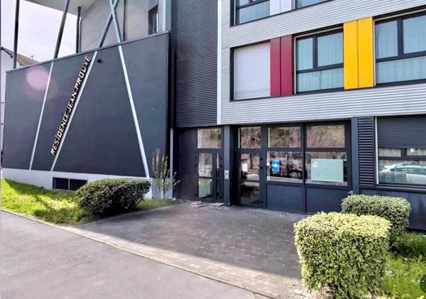Appartement : investissement studio au sein d'une résidence réservée aux étudiants, à REIMS (51)