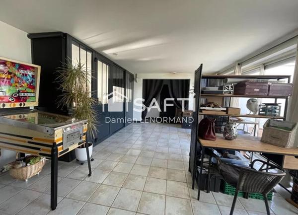 Villa contemporaine à ORS beau terrain et piscine