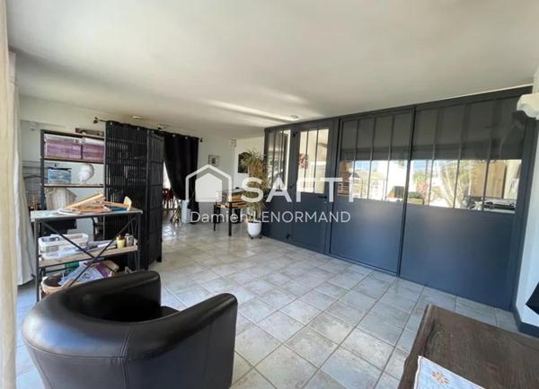 Villa contemporaine à ORS beau terrain et piscine