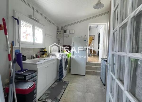 Villa contemporaine à ORS beau terrain et piscine