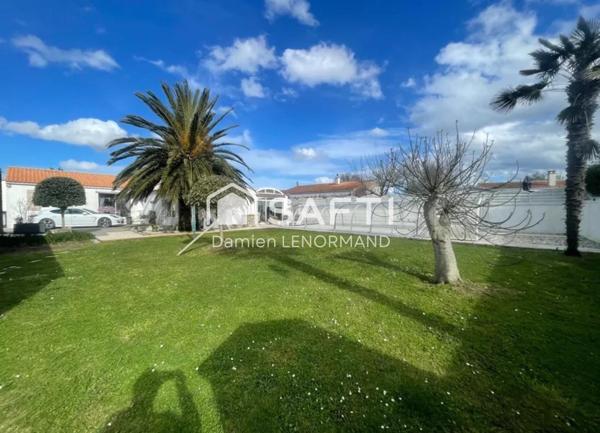 Villa contemporaine à ORS beau terrain et piscine