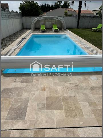 Villa contemporaine à ORS beau terrain et piscine