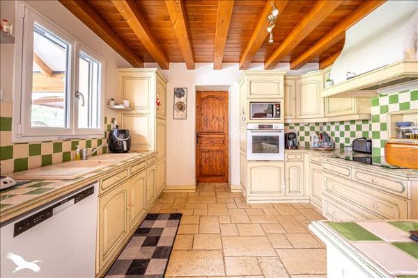 Maison à vendre |  Saint-Léger-de-la-Martinière |  8 pièces | 192 m²