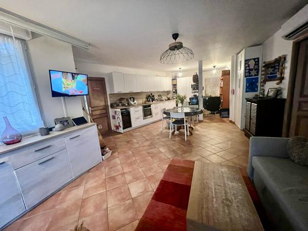 La Croix-Valmer (83420) Appartement T2 bis /RDC Centre village