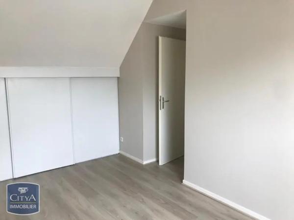 Maison à louer 4 pièces 83.64m² Val-de-Reuil (27100)
