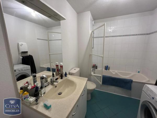 Appartement à louer 2 pièces 49.79m² Carpentras (84200)