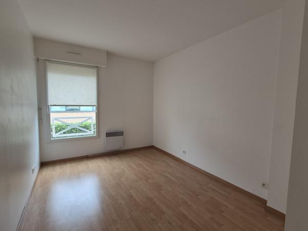 Appartement
         4 pièces
        - 101 m² 343 500 € *