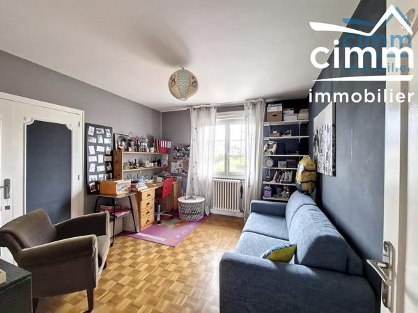 &nbsp;EXCLUSIVITÉ AMEPI :&nbsp;MAISON 5 PIÈCES AVEC BEAU JARDIN 880 m2- INTÉRIEUR EN BON ÉTAT - CENTRE VILLE&nbsp;