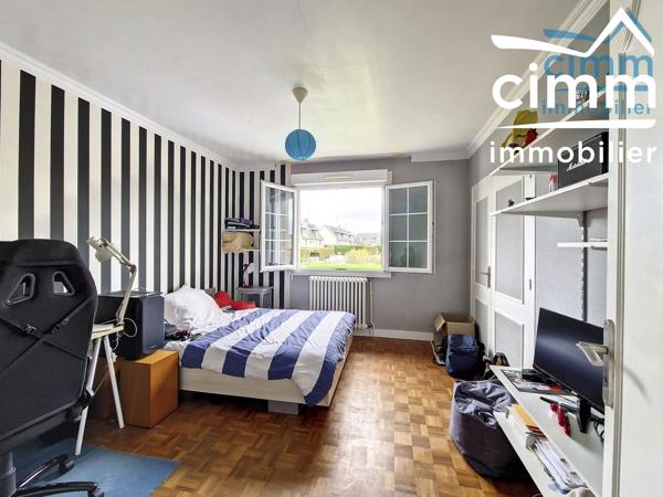 &nbsp;EXCLUSIVITÉ AMEPI :&nbsp;MAISON 5 PIÈCES AVEC BEAU JARDIN 880 m2- INTÉRIEUR EN BON ÉTAT - CENTRE VILLE&nbsp;