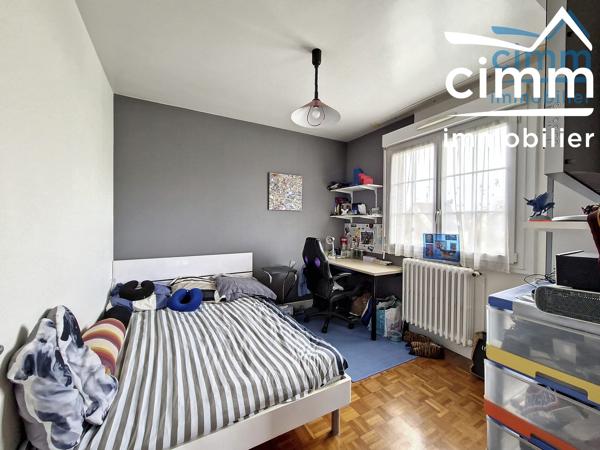 &nbsp;EXCLUSIVITÉ AMEPI :&nbsp;MAISON 5 PIÈCES AVEC BEAU JARDIN 880 m2- INTÉRIEUR EN BON ÉTAT - CENTRE VILLE&nbsp;