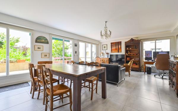 Appartement à vendre    4 pièces • 106,30 m2 Paris 20