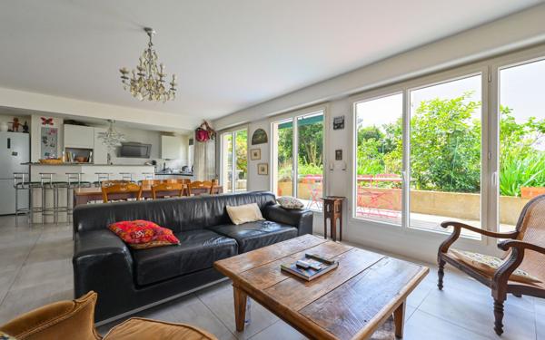 Appartement à vendre    4 pièces • 106,30 m2 Paris 20