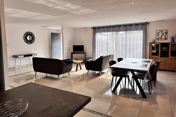 Pavillon récent de 145 m² à 10 min de Carcassonne avec vue, jardin et garage