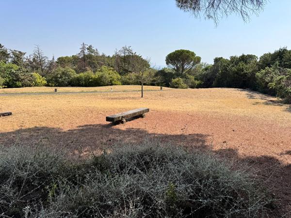 CARCASSONNE Villa 257 m² atypique avec double garage sur terrain arboré 8500 m²