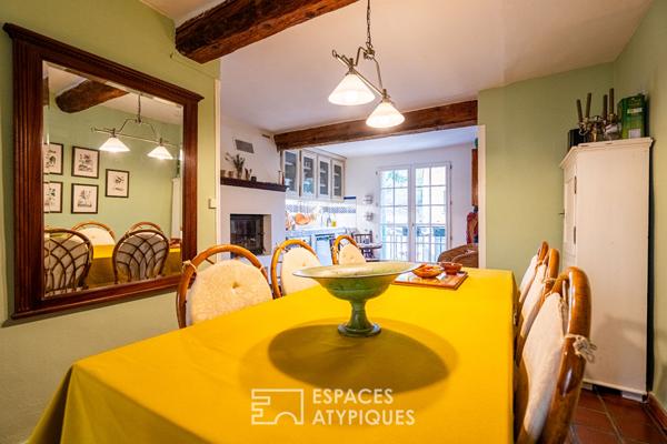 Maison de village singulière