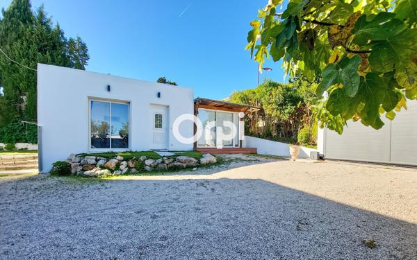 Maison à vendre    8 pièces • 192 m2 Carnoux-en-Provence