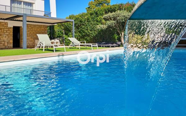 Maison à vendre    8 pièces • 192 m2 Carnoux-en-Provence