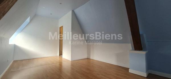 Magnifique appartement de 93 m² au sol en duplex.