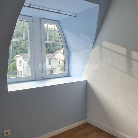 Magnifique appartement de 93 m² au sol en duplex.