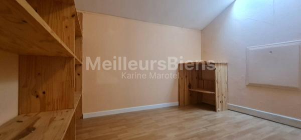 Magnifique appartement de 93 m² au sol en duplex.