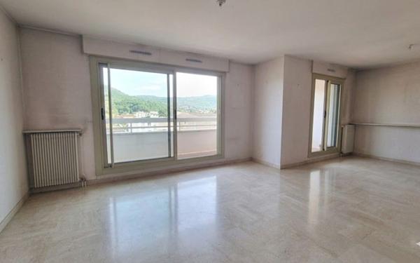Appartement à vendre    3 pièces • 90 m2 Fontaines-sur-Saône