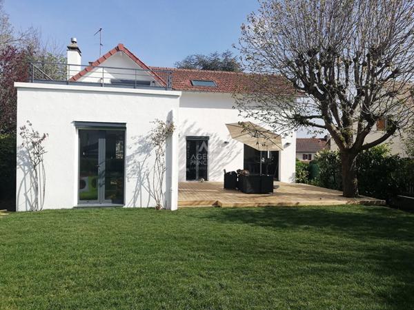 Maison Maisons Laffitte 7 pièce(s) 165 m2 €1 050 000 ** - Référence 13130-cpy