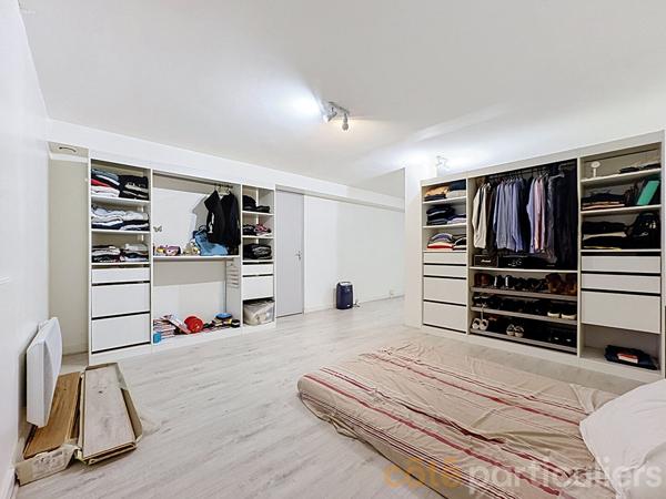 Vente
                Local d'activité55,33 m² - 3 Pièces -
                    SAINT MAUR DES FOSSES (94100)