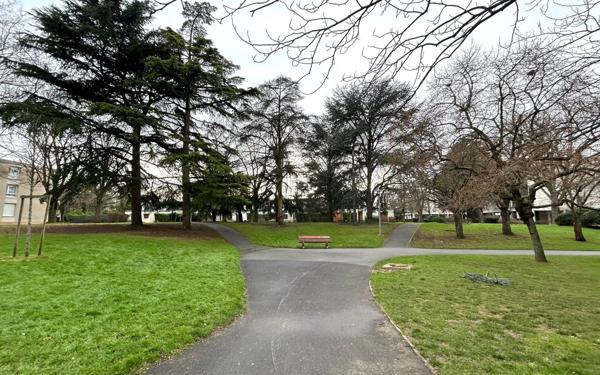 Appartement à vendre    3 pièces •  Évry