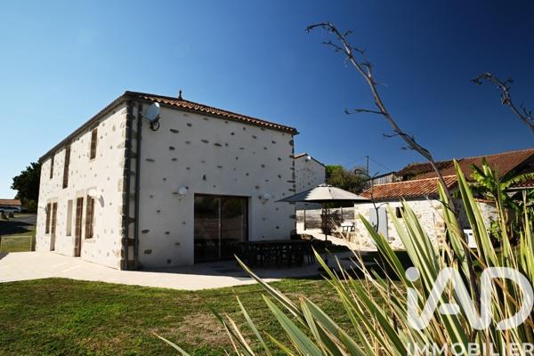 Maison à vendre 6 pièces 126 m² Le Poiré-sur-Vie