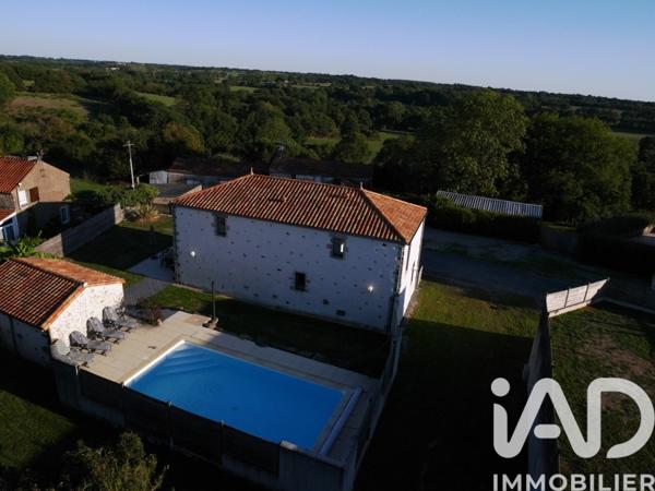 Maison à vendre 6 pièces 126 m² Le Poiré-sur-Vie