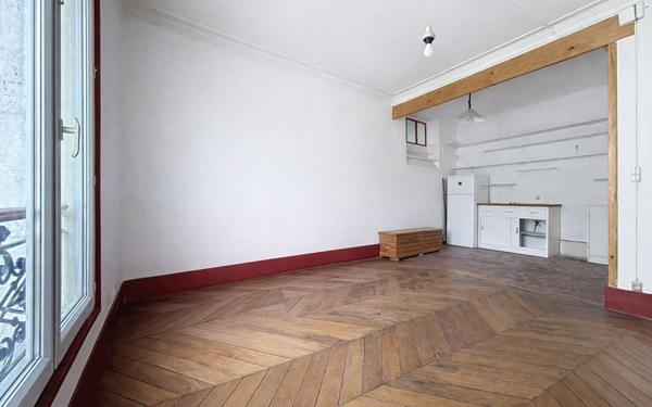 Appartement à vendre    4 pièces • 70 m2 Paris 11