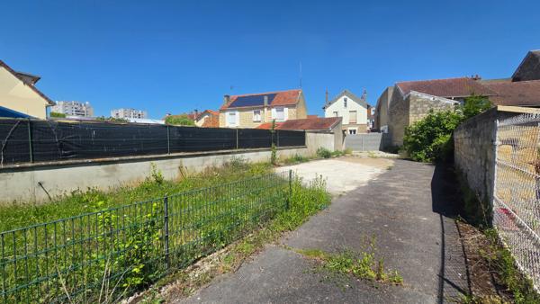 TERRAIN SAINT OUEN L'AUMONE 340 M²