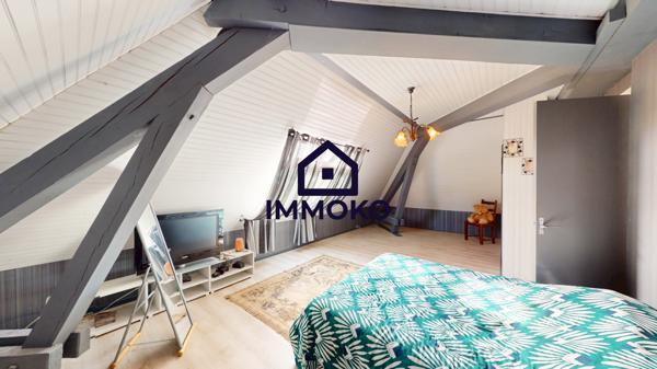 Lure (70200) Grande maison familiale érigée sur sous-sol sans vis-à-vis avec piscine sur Lure