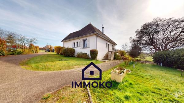 Lure (70200) Grande maison familiale érigée sur sous-sol sans vis-à-vis avec piscine sur Lure