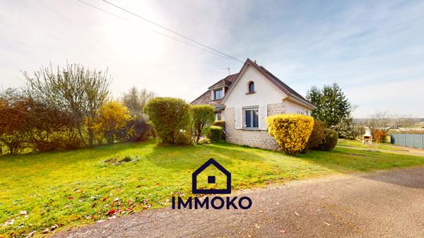 Lure (70200) Grande maison familiale érigée sur sous-sol sans vis-à-vis avec piscine sur Lure